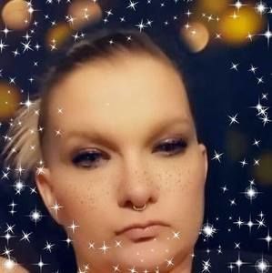 Meet your Posher, Desiree